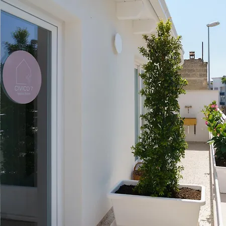 Civico 7 - Apulian * קונברסאנו