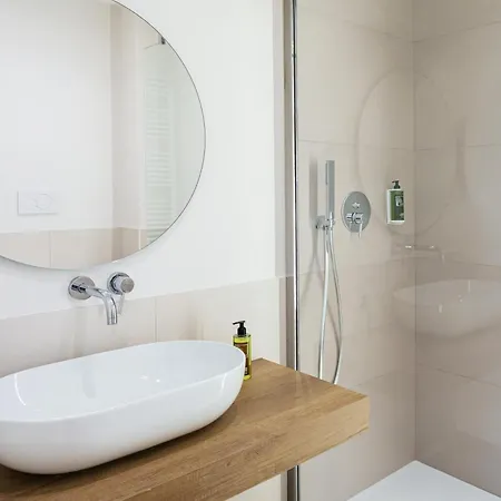 Civico 7 - Apulian * קונברסאנו