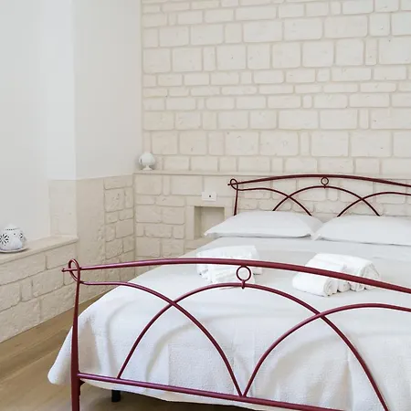 Civico 7 - Apulian * קונברסאנו